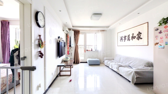 楼层好 视野宽阔 采光充足 ，交通便利-客厅