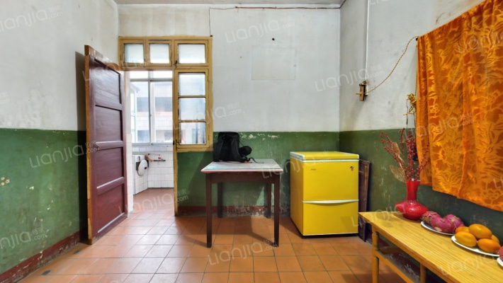 市经信委县街生活区二手房实景图