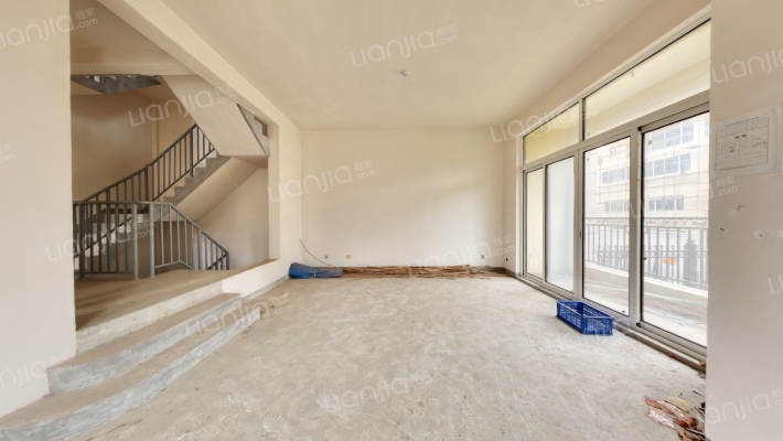 嘉利华府庄园八区二手房实景图