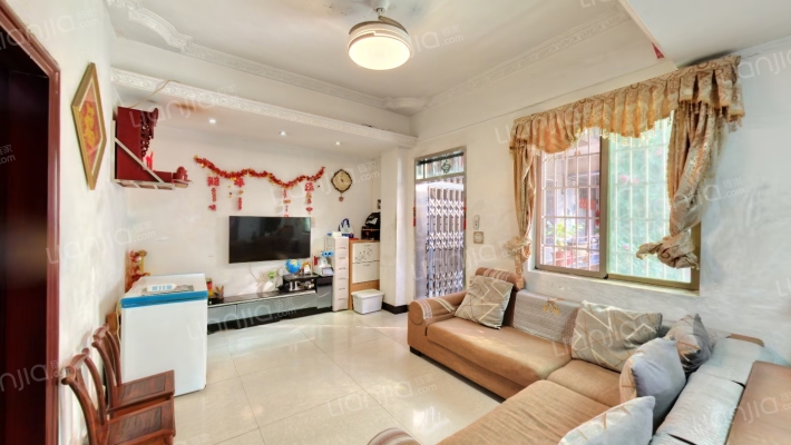 龙归墟市场大街二手房实景图