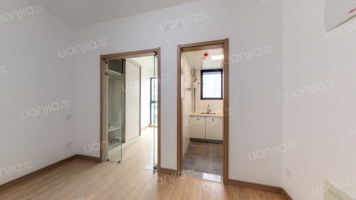 卓越中寰二手房实景图