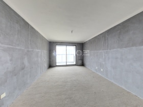 大三房.大客厅.楼层好，全天采光无遮挡，视野开阔