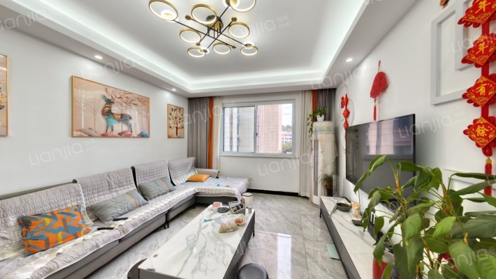 铂金府二手房实景图