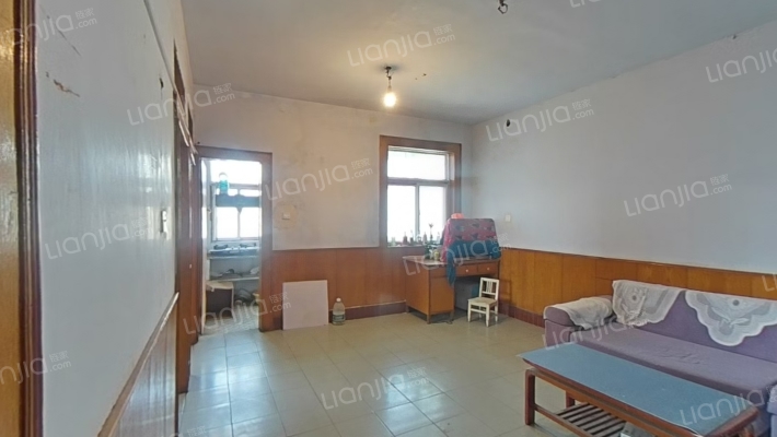 公交公司家属院二手房实景图