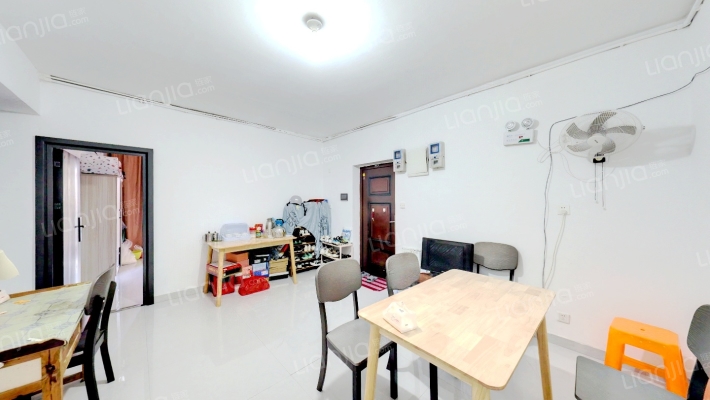 罗西住宅区二组团二手房实景图