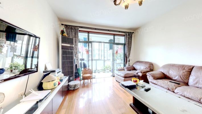 鸿凯湾绿苑二手房实景图