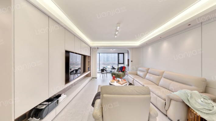 美的云樾二手房实景图