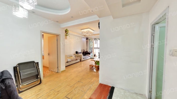 中大长江紫都三期二手房实景图