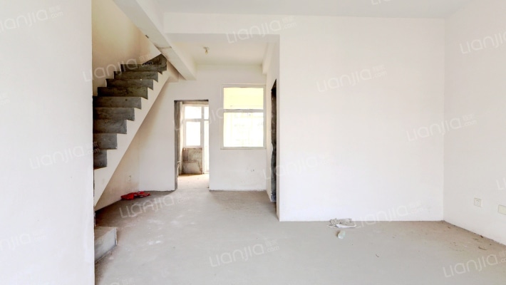 青城24院二手房实景图