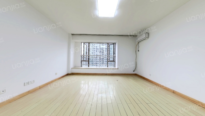 金河国际华庭二手房实景图