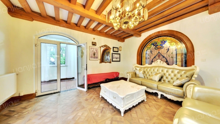 圣堡别墅二手房实景图