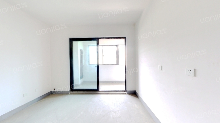 卓越华耀时代二手房实景图