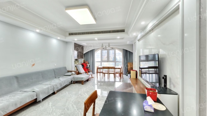 两江春城麓府二手房实景图