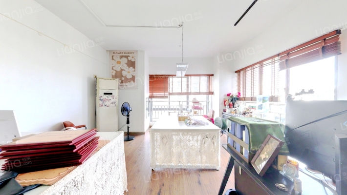 新天地广场公寓二手房实景图