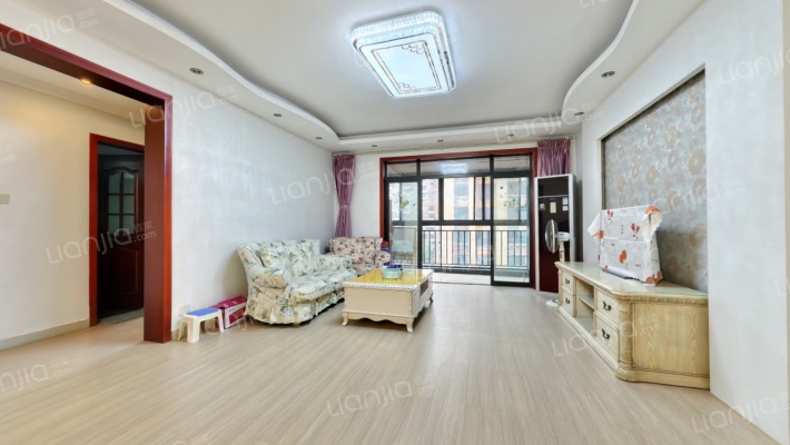 温哥华花园二手房实景图