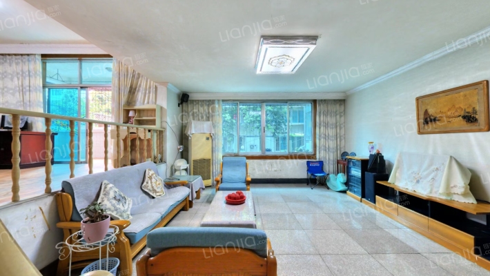 合美居二手房实景图