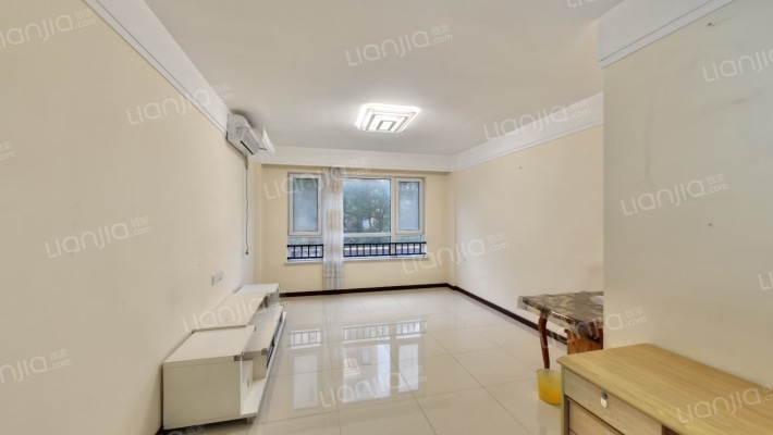 保利罗兰A1区二手房实景图