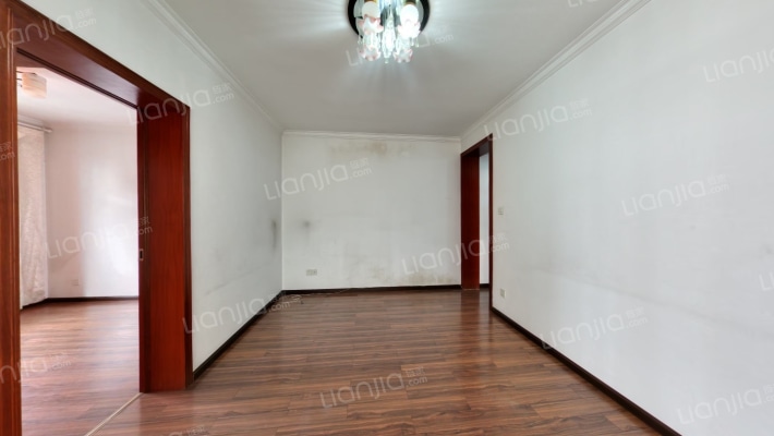 云南汽车厂小山生活片区二手房实景图