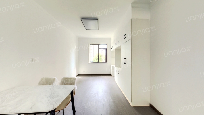 白下路235号小区二手房实景图