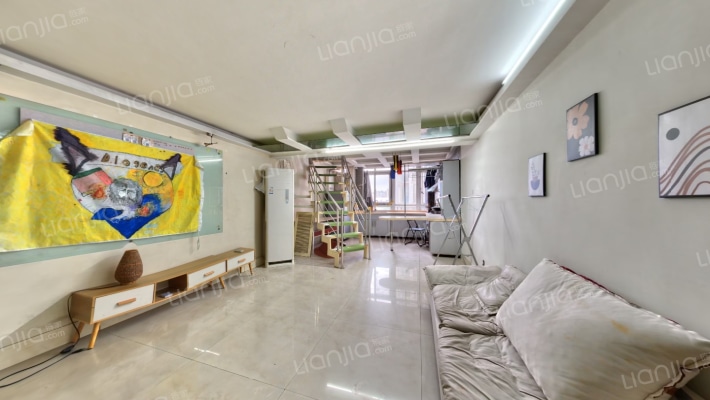 彩世界二手房实景图