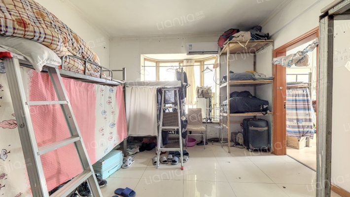 西贵小区二手房实景图