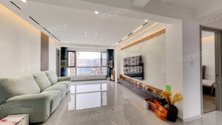 名仕华庭二手房实景图