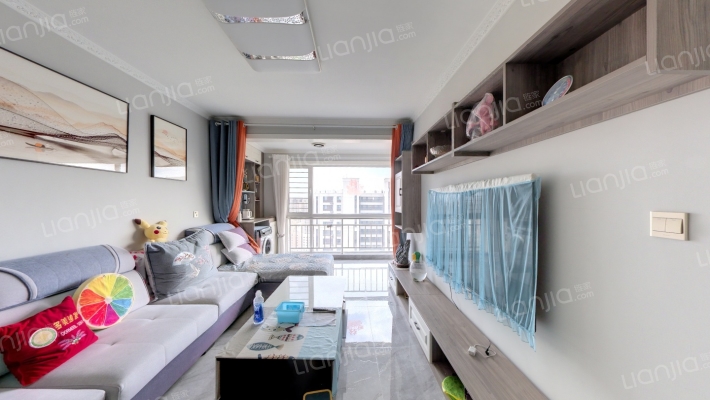 绿地瓦萨公馆二手房实景图