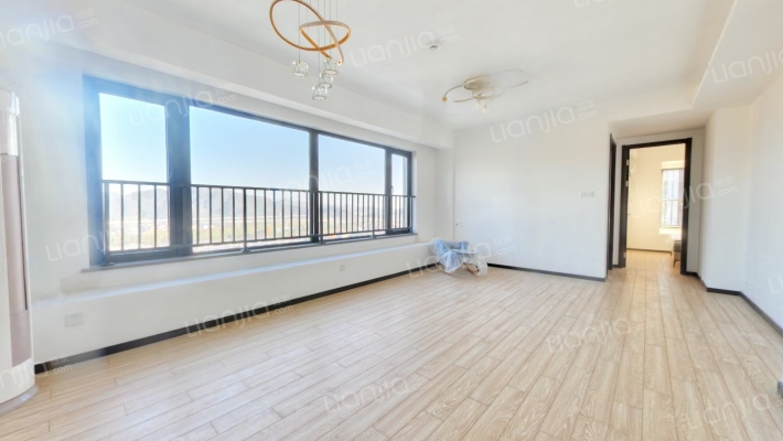 融创森与海之城二手房实景图