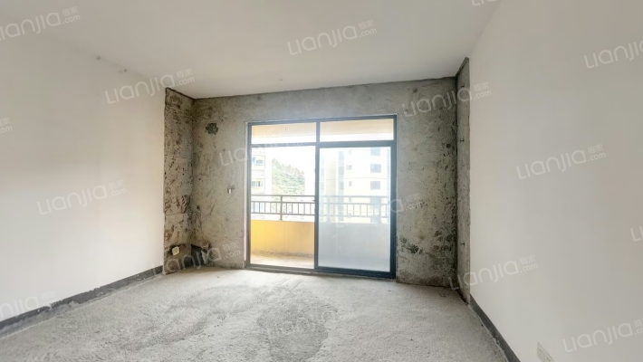 西郊嘉苑二手房实景图