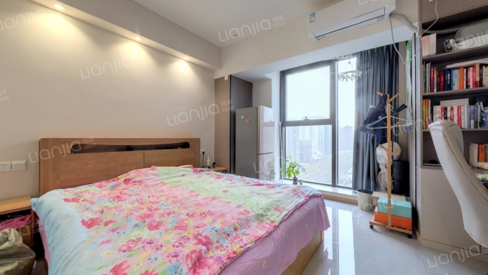 高新尊贵壹方二手房实景图