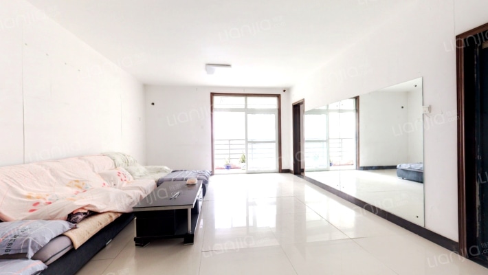 康桥边的院子二手房实景图