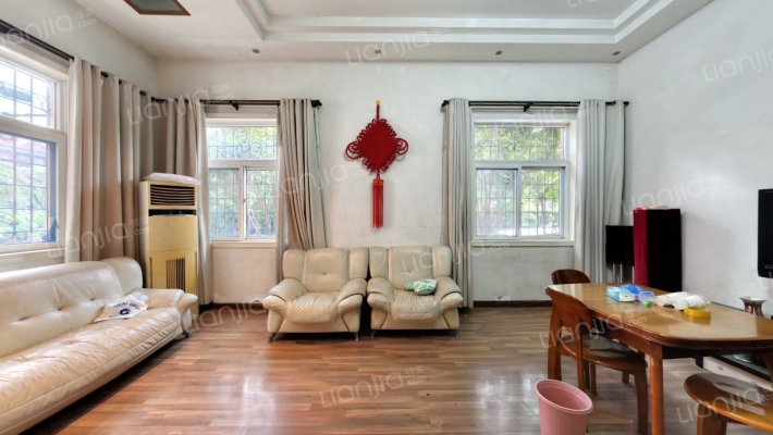 敬賢山莊二手房实景图