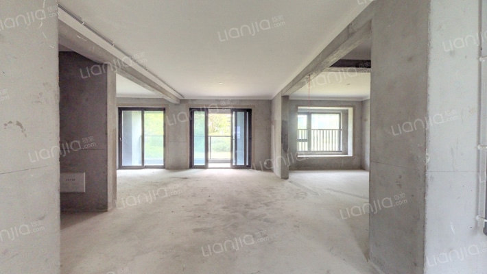 世茂桃园二手房实景图