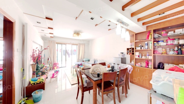 广场湖畔花园二手房实景图