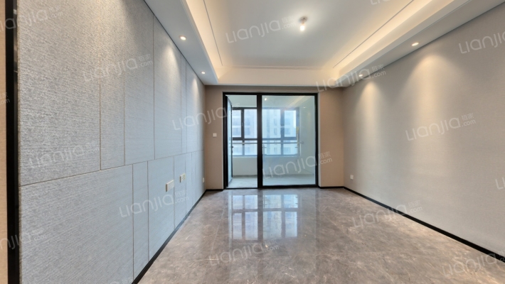 保利天汇二手房实景图