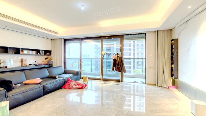 前湾国际社区北区二手房实景图