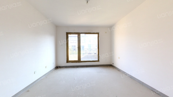 世茂萨拉曼卡二期二手房实景图