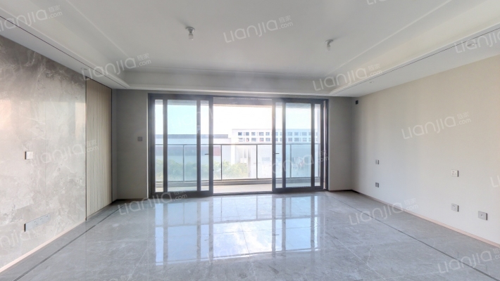 万科·隐秀湖畔二手房实景图