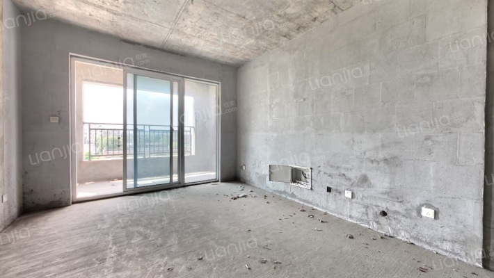 依云尚品二手房实景图