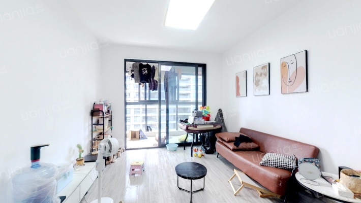 绿城桃源小镇二手房实景图