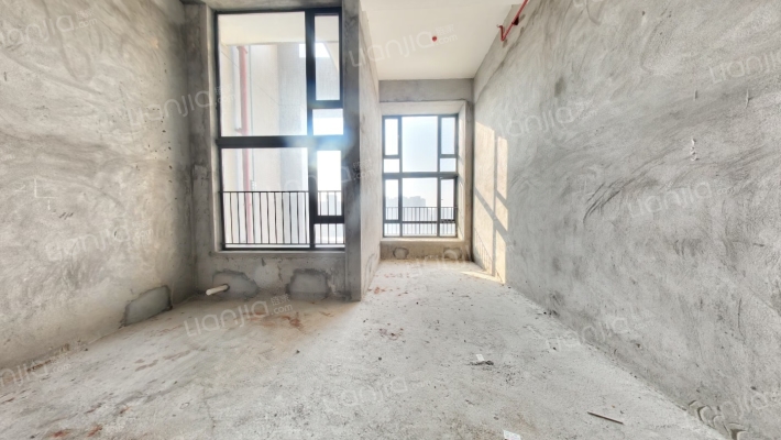 鸿翔芮丽二手房实景图