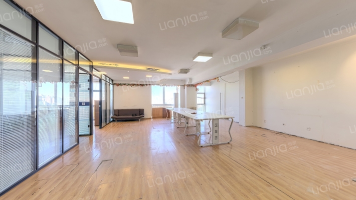 领地OFFICE二手房实景图
