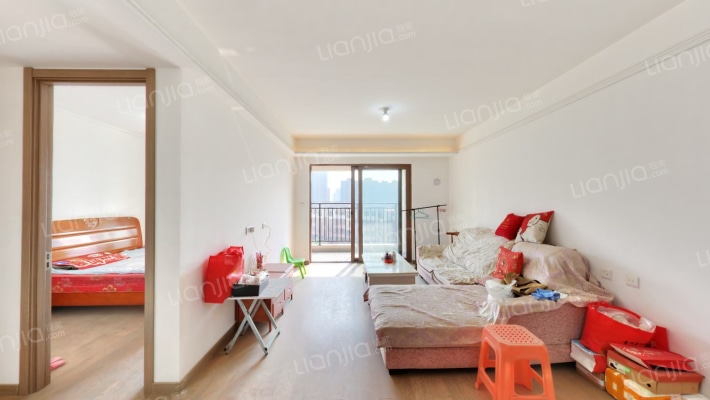 鸿海万科天空之城南区二手房实景图