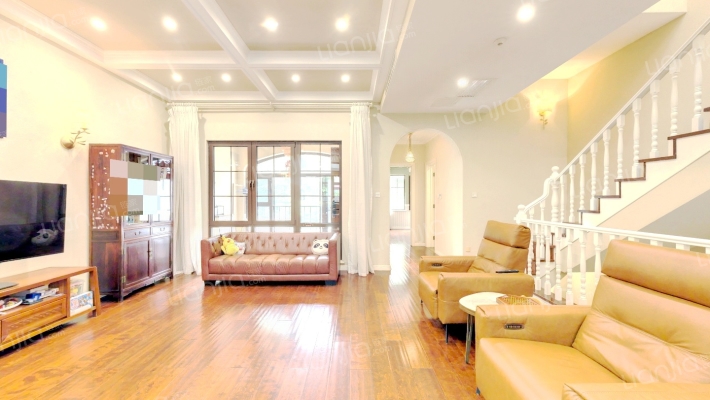 龙湖滟澜山二手房实景图