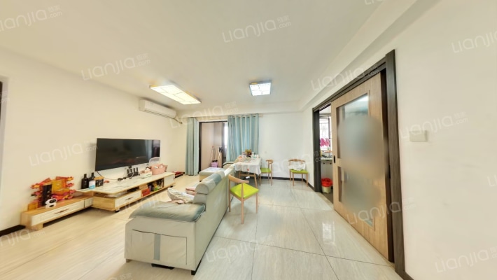 万科美的西江悦花园二手房实景图