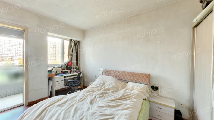 文星花园汇龙苑二手房实景图