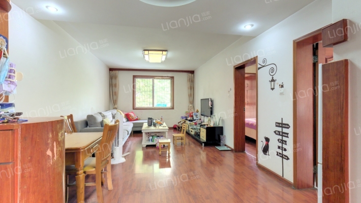 龙栖路644号二手房实景图