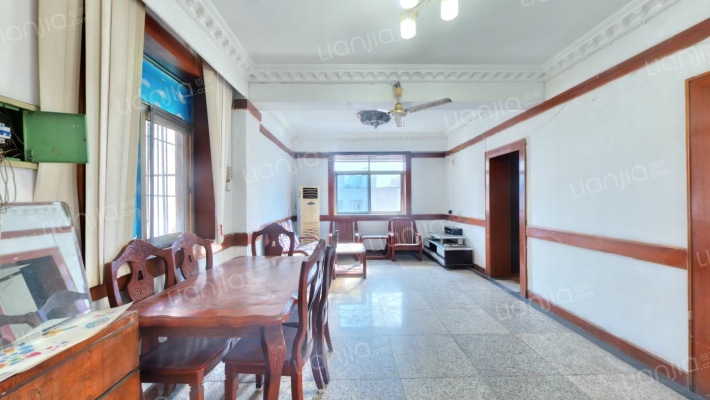 高雄路73号二手房实景图