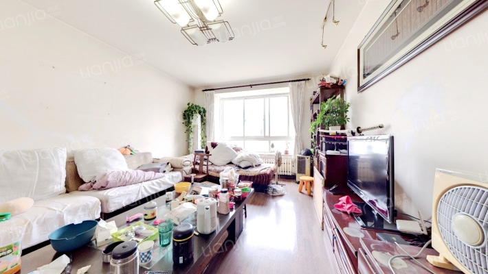 优胜花园二手房实景图