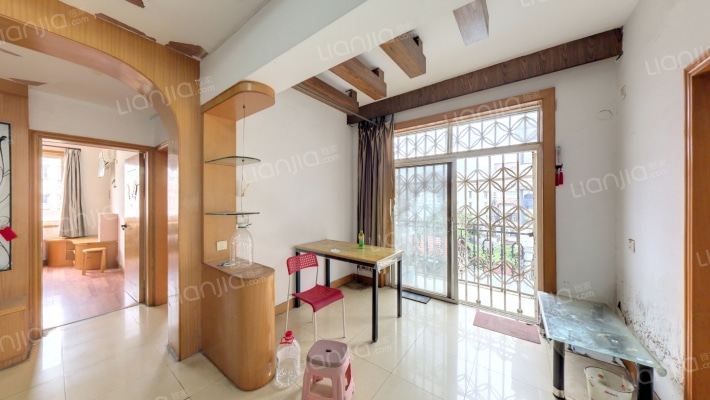 中华路欧式公寓二手房实景图